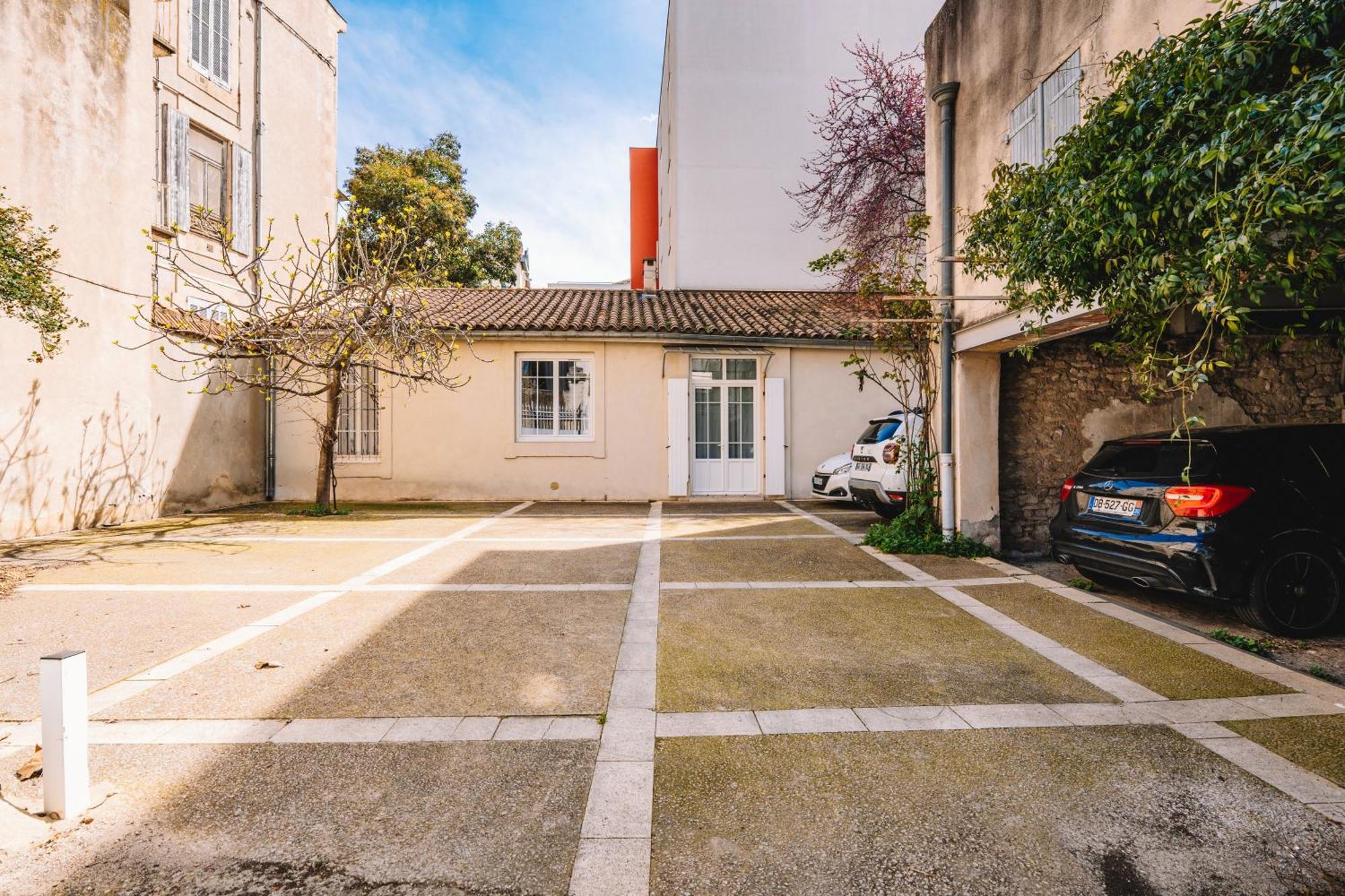 Demeure & Confort Nîmes Exterior foto